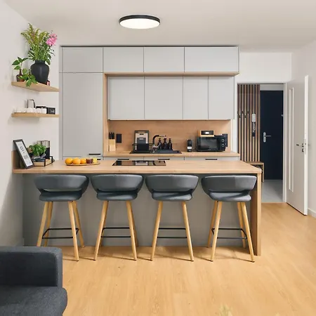 Beta Home - Garage, Air Condition, Garden, At Metro Prague Exterior photo