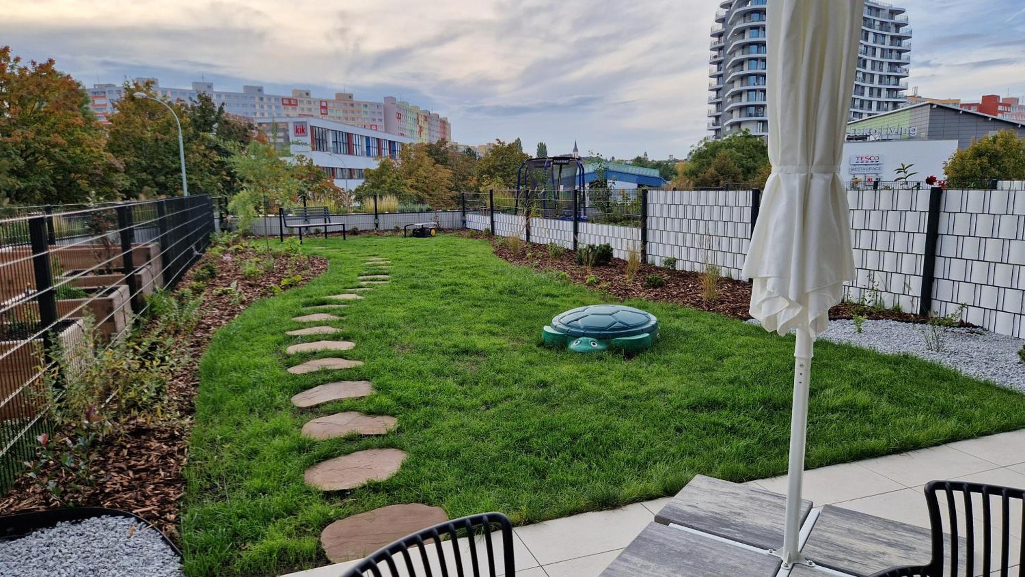 Beta - Garage, Air Condition, Garden, At Metro * פראג