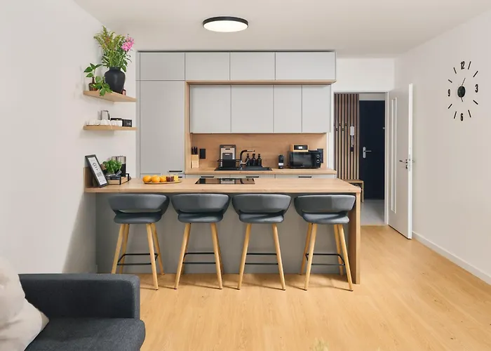 Beta Home - Garage, Air Condition, Garden, At Metro