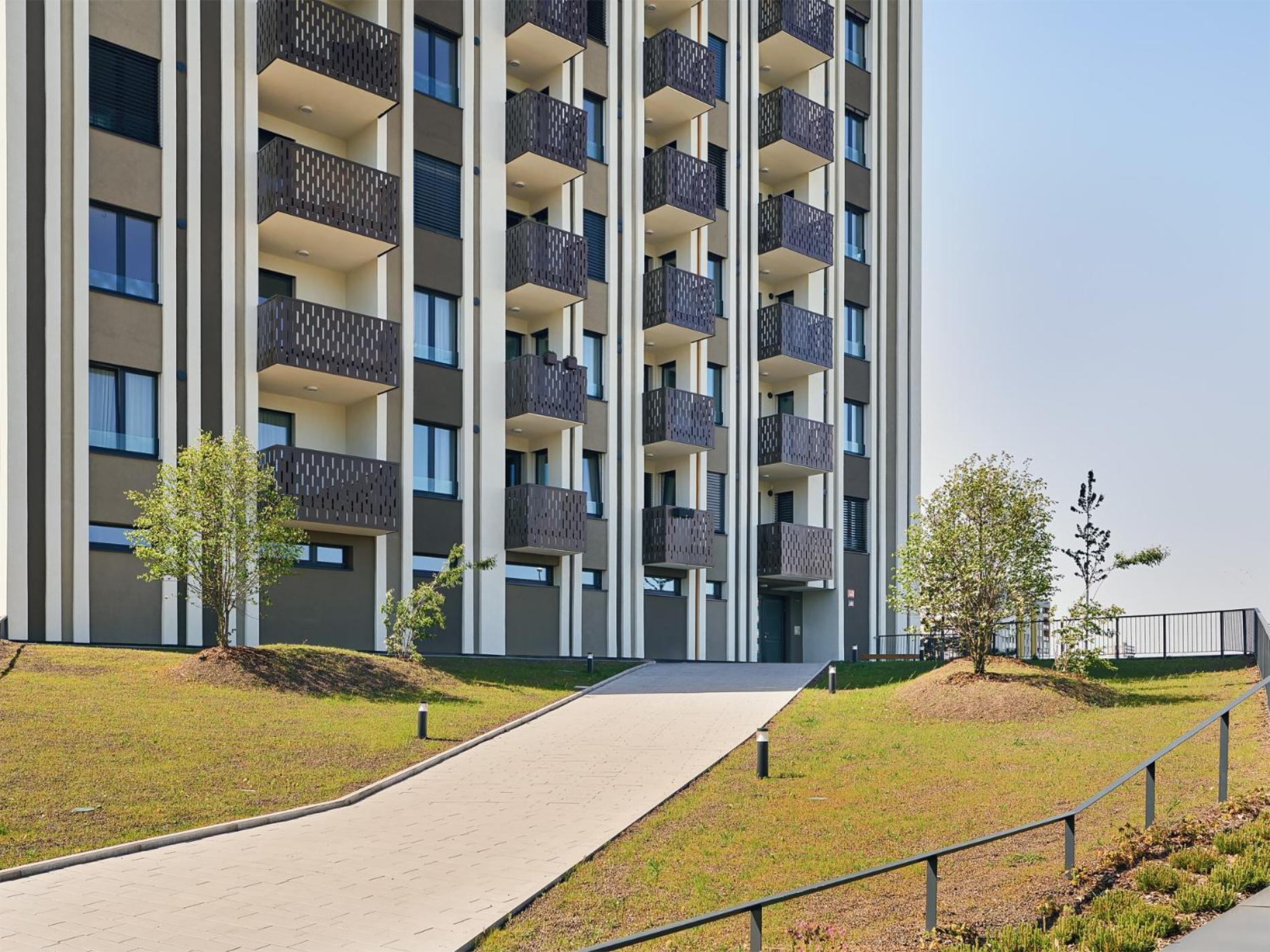 Apartment Beta - Free Garage, Air Condition, Garden, At Metro, 2nd Parking On Request