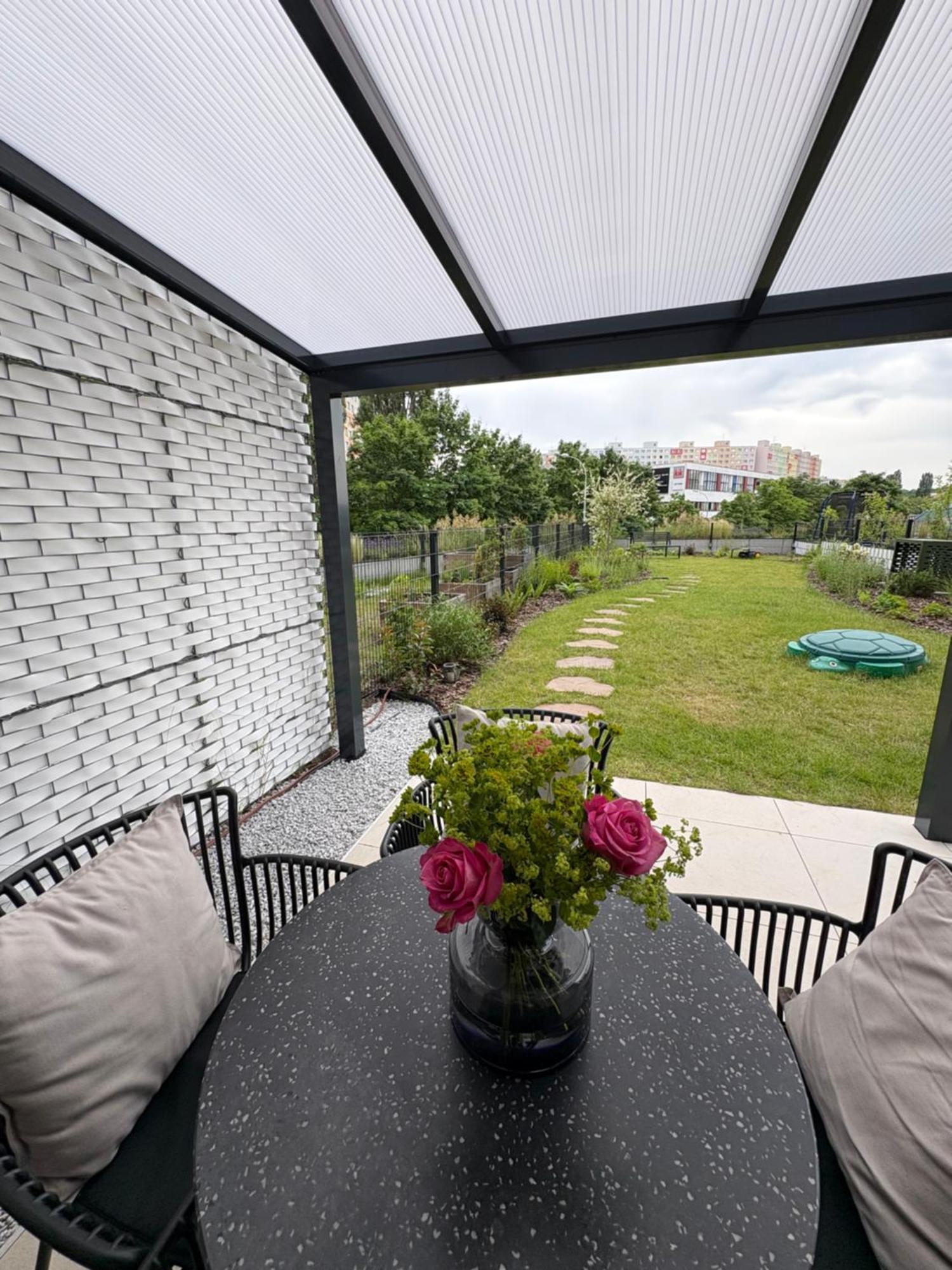 Beta - Free Garage, Air Condition, Garden, At Metro, 2nd Parking On Request Apartment Prag